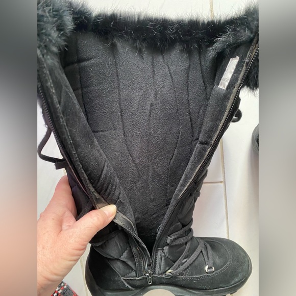 American Eagle : Size 7M Black (snow bunny ) tall winter boots , Like New - Picture 6 of 10